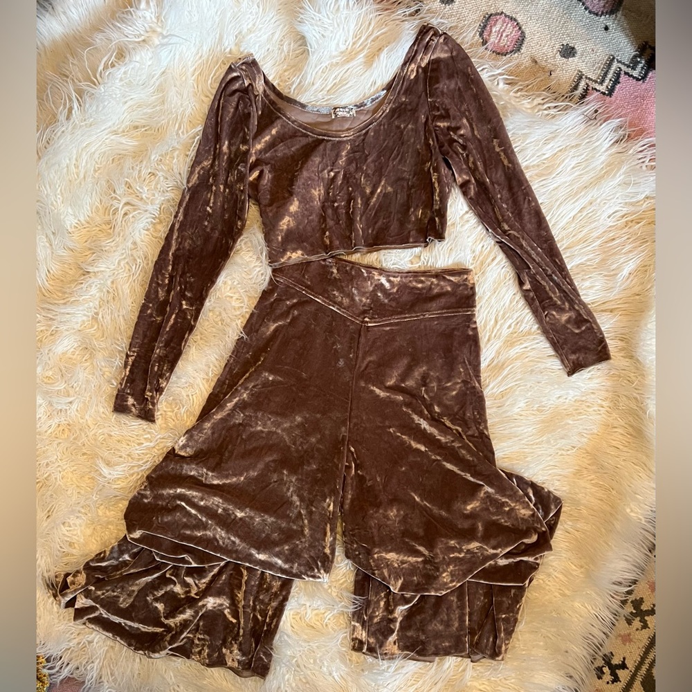 Brand new with tags velvet free people set.